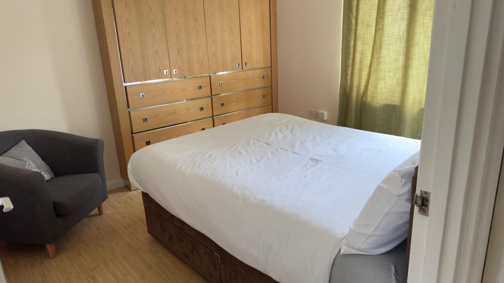 Contractor'S Haven- 4-Bedroom House With Free Parking, Super Fast Wifi, Fran Properties In Aylesbury, Pets Are Welcome! Aylesbury  Exterior foto